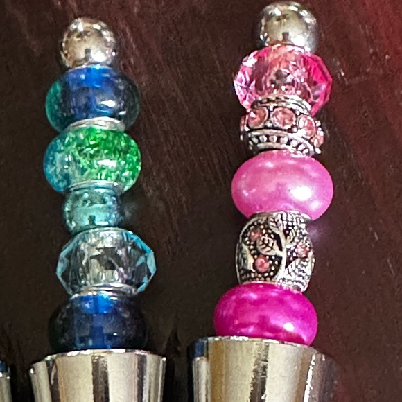 Set of 4 New Wine Stoppers - Picture 2 of 3